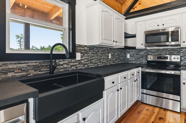 495 Pumpkin Crk Circle, Jamestown, KY 42629