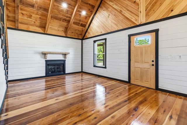495 Pumpkin Crk Circle, Jamestown, KY 42629