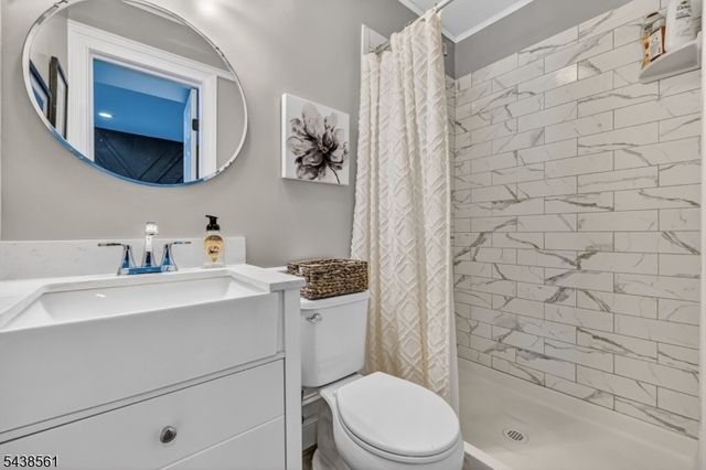 24 Amendola Dr, Netcong Boro, NJ 07857