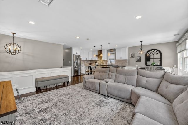 24 Amendola Dr, Netcong Boro, NJ 07857