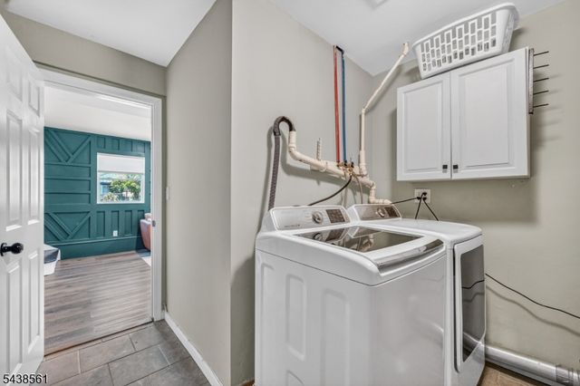 24 Amendola Dr, Netcong Boro, NJ 07857