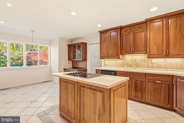 2 RIDERWOOD STA, Towson, MD 21204