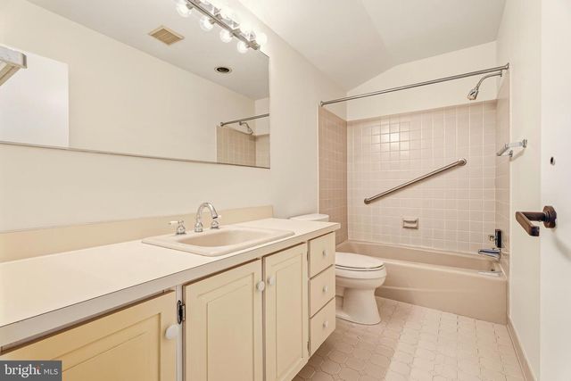 2 RIDERWOOD STA, Towson, MD 21204