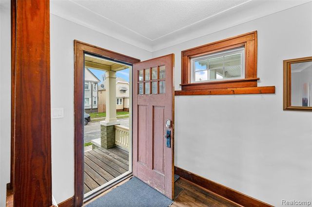 2257 Hewitt Street, Hamtramck, MI 48212