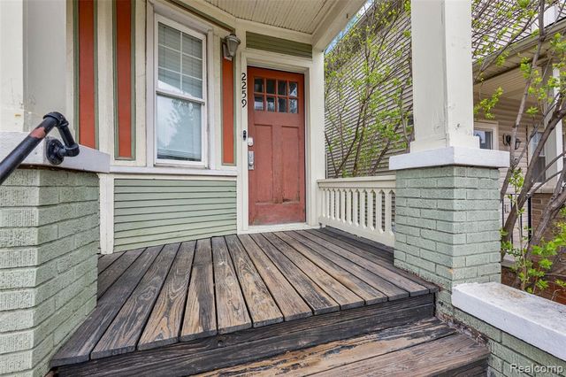 2257 Hewitt Street, Hamtramck, MI 48212