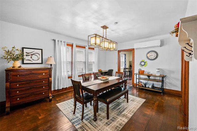 2257 Hewitt Street, Hamtramck, MI 48212