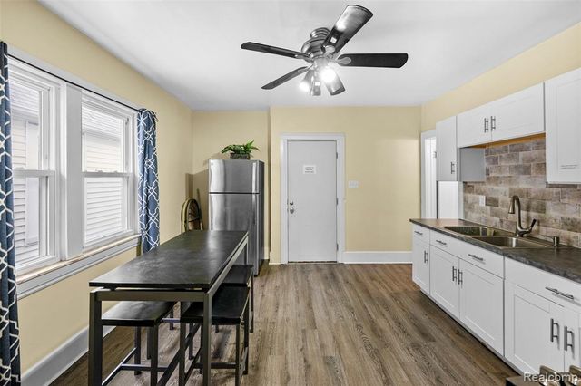 2257 Hewitt Street, Hamtramck, MI 48212