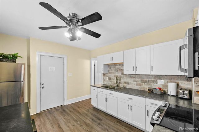 2257 Hewitt Street, Hamtramck, MI 48212