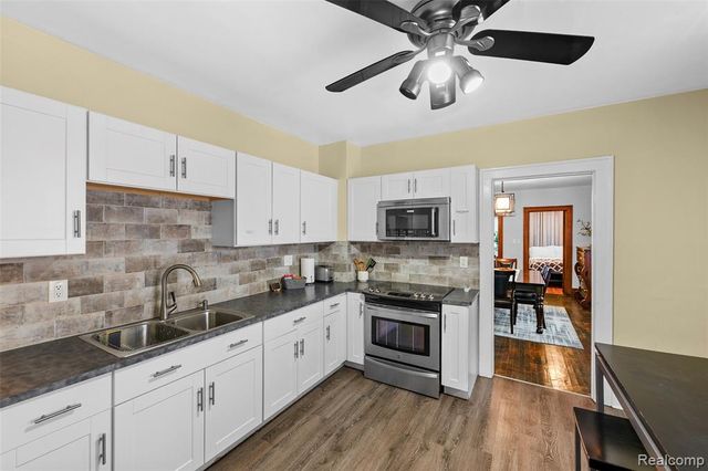 2257 Hewitt Street, Hamtramck, MI 48212