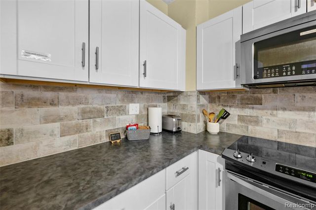 2257 Hewitt Street, Hamtramck, MI 48212