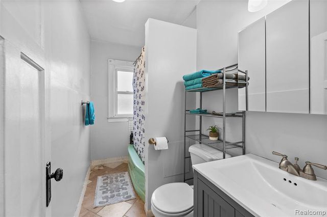 2257 Hewitt Street, Hamtramck, MI 48212