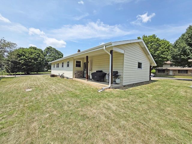 1324 House Street, Beloit, WI 53511