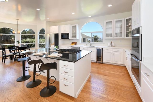 2546 Alva Ave, El Cerrito, CA 94530