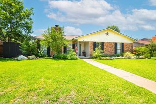 2206 Red Bluff Drive, Carrollton, TX 75007
