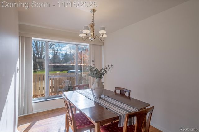 32661 5 Mile Road, Livonia, MI 48154