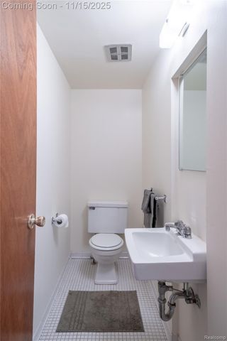 32661 5 Mile Road, Livonia, MI 48154