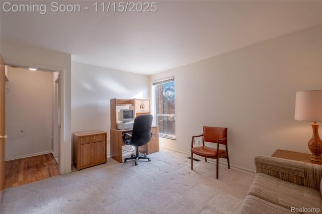 32661 5 Mile Road, Livonia, MI 48154