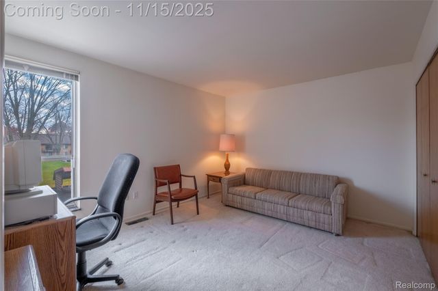 32661 5 Mile Road, Livonia, MI 48154