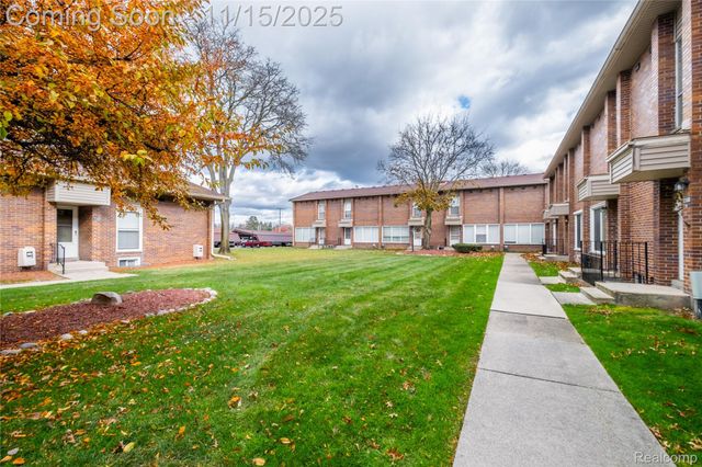 32661 5 Mile Road, Livonia, MI 48154