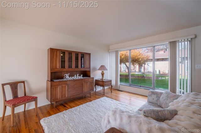 32661 5 Mile Road, Livonia, MI 48154