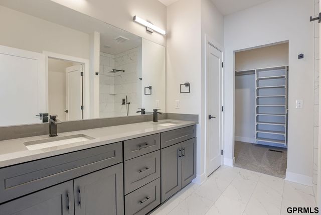 18483 Robin Circle, Omaha, NE 68136