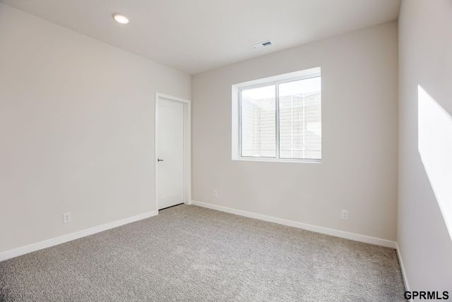 18483 Robin Circle, Omaha, NE 68136