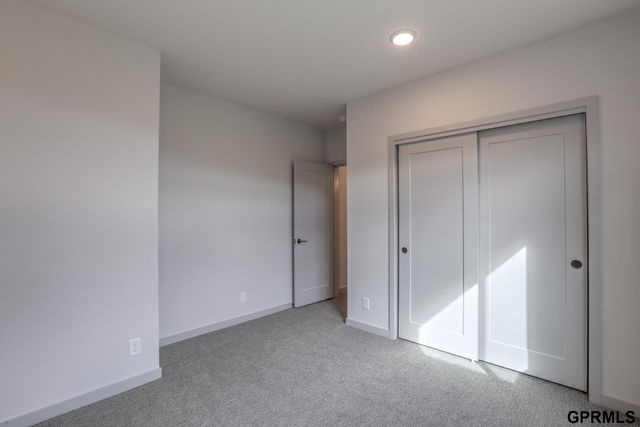 18483 Robin Circle, Omaha, NE 68136