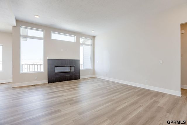 18483 Robin Circle, Omaha, NE 68136