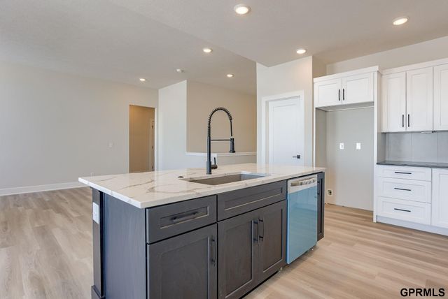 18483 Robin Circle, Omaha, NE 68136