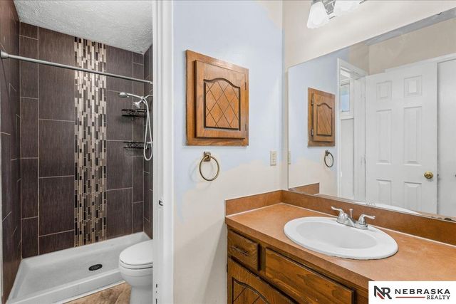 6612 S 108 Avenue, Omaha, NE 68137