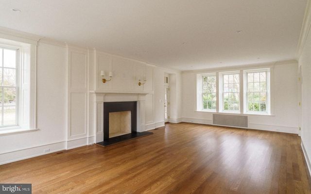 422 W CHESTNUT HILL AVE, Philadelphia, PA 19118