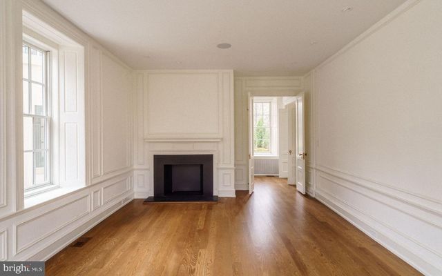 422 W CHESTNUT HILL AVE, Philadelphia, PA 19118