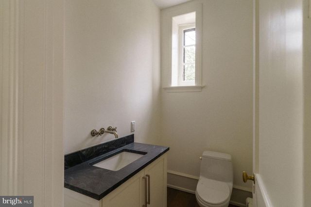 422 W CHESTNUT HILL AVE, Philadelphia, PA 19118