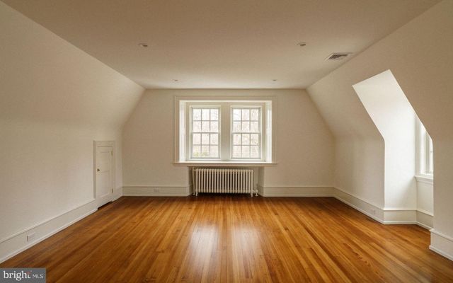 422 W CHESTNUT HILL AVE, Philadelphia, PA 19118