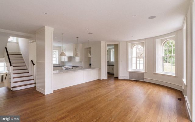 422 W CHESTNUT HILL AVE, Philadelphia, PA 19118