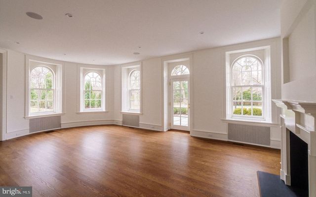 422 W CHESTNUT HILL AVE, Philadelphia, PA 19118