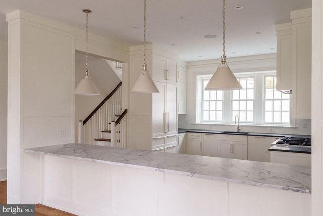 422 W CHESTNUT HILL AVE, Philadelphia, PA 19118