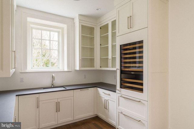 422 W CHESTNUT HILL AVE, Philadelphia, PA 19118