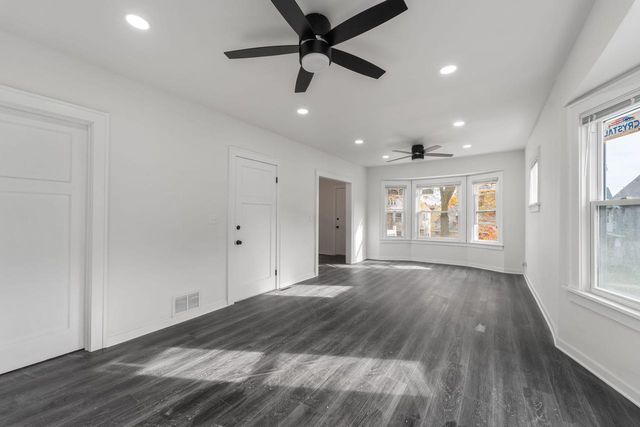 3419 N 15th STREET #3421, Milwaukee, WI 53206