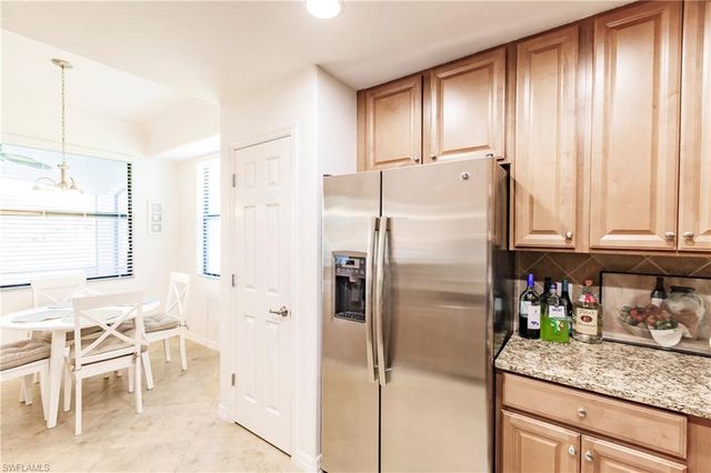 3157 Aviamar CIR 102, Naples, FL 34114