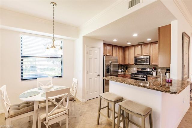 3157 Aviamar CIR 102, Naples, FL 34114