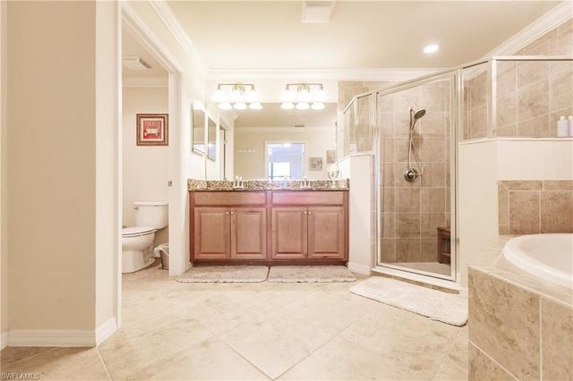 3157 Aviamar CIR 102, Naples, FL 34114