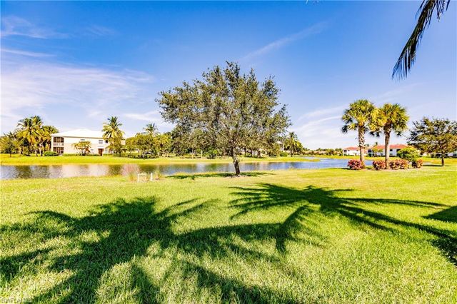3157 Aviamar CIR 102, Naples, FL 34114