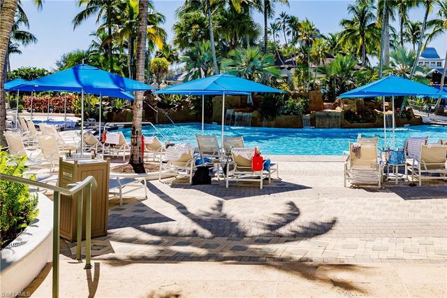 3157 Aviamar CIR 102, Naples, FL 34114