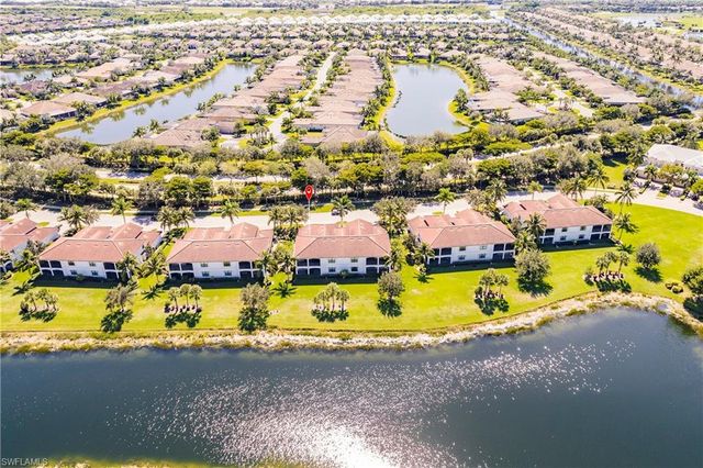 3157 Aviamar CIR 102, Naples, FL 34114