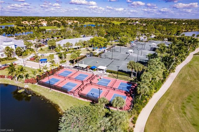 3157 Aviamar CIR 102, Naples, FL 34114