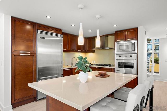 1325 Pacific Highway 313, San Diego, CA 92101