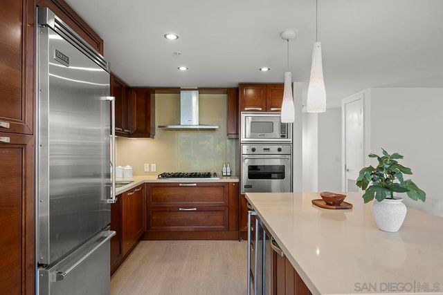 1325 Pacific Highway 313, San Diego, CA 92101