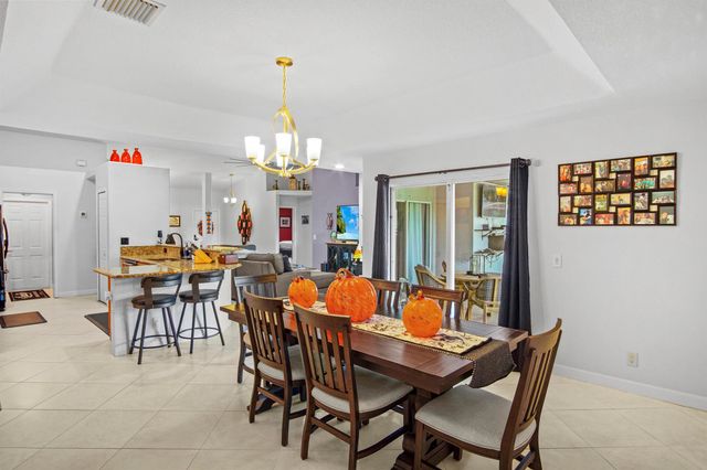 2663 SW Chestnut Lane, Port St Lucie, FL 34953