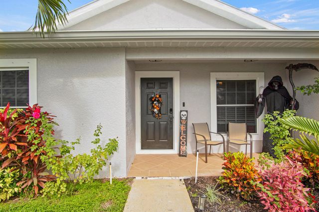2663 SW Chestnut Lane, Port St Lucie, FL 34953